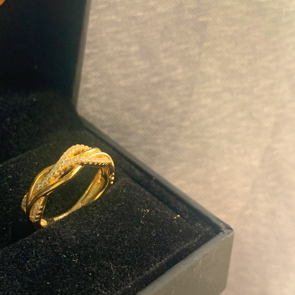 10K gold ring - Picture 2 of 7